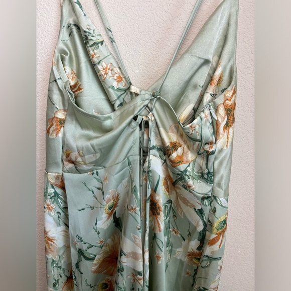 NWT Boohoo Sage Green Satin Floral Cowl Tie-Back Flute Hem Slip Midi Dress 12 - Picture 8 of 11